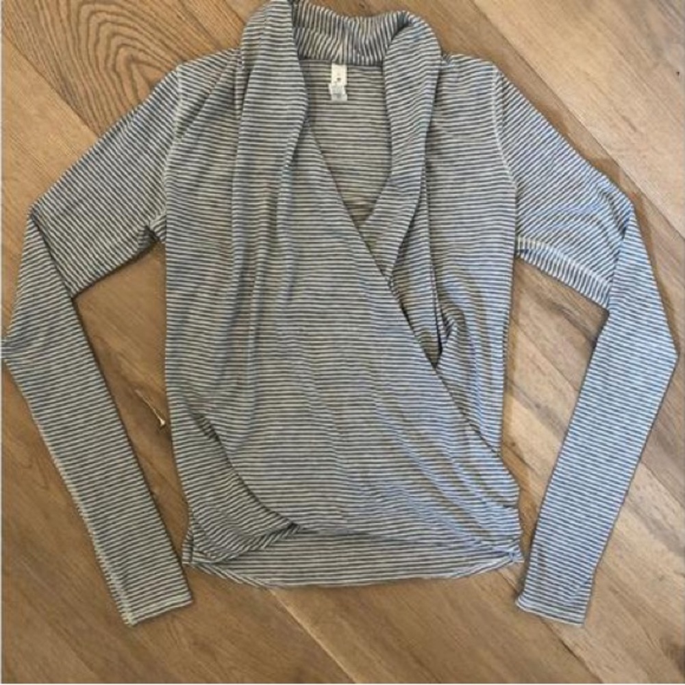Lululemon soft grey wrap top